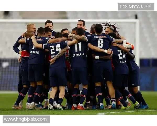 欧冠决赛巴萨与巴黎次回合激战回顾与精彩瞬间分析